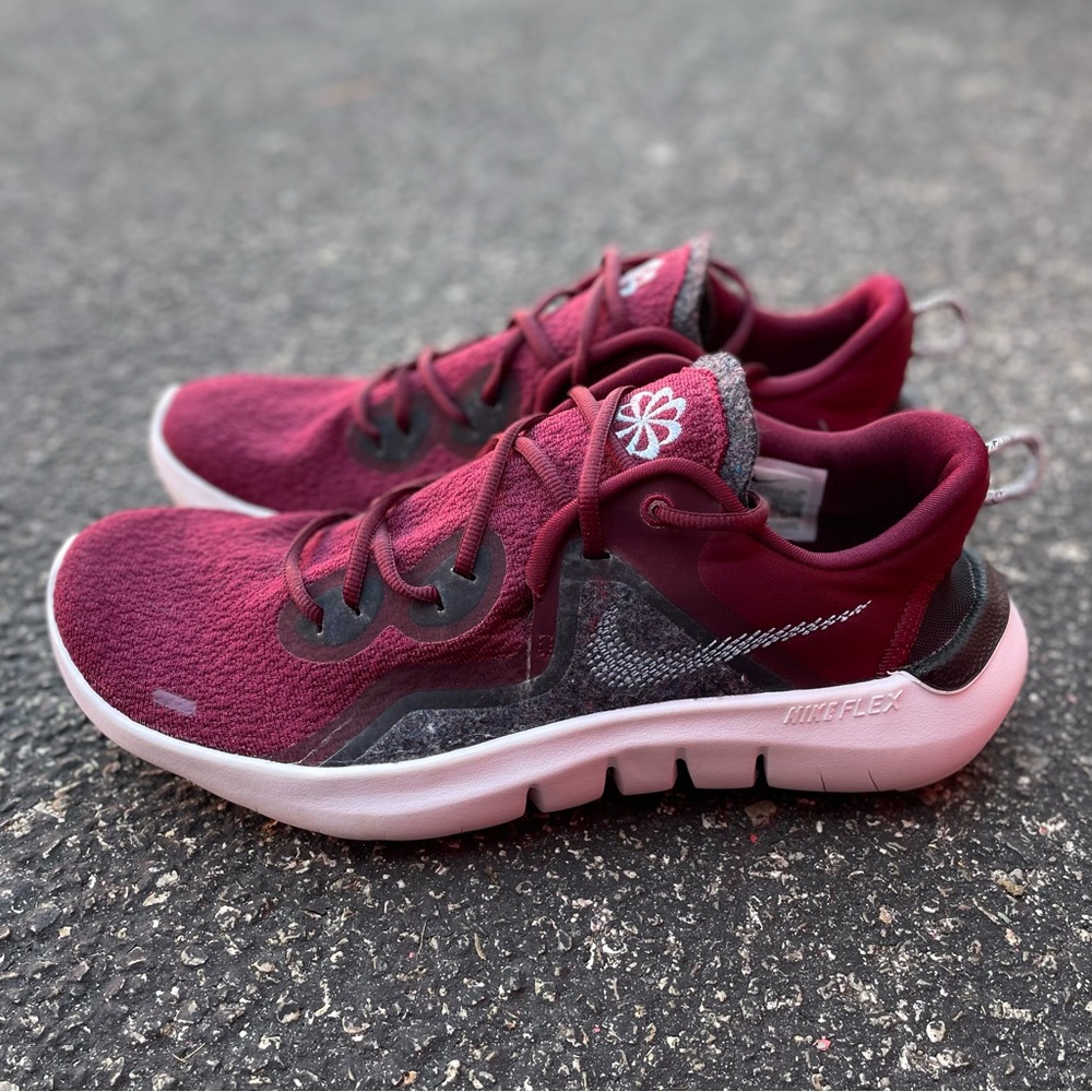 Womens Nike flex running shoes size 9 preowned